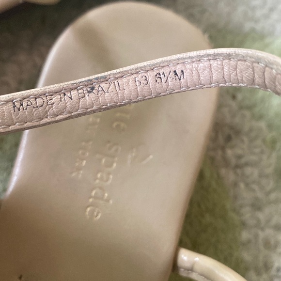 Kate Spade Tracie Gold Bow Patent Thong T-Strap Sandals - 6.5 - Picture 12 of 14